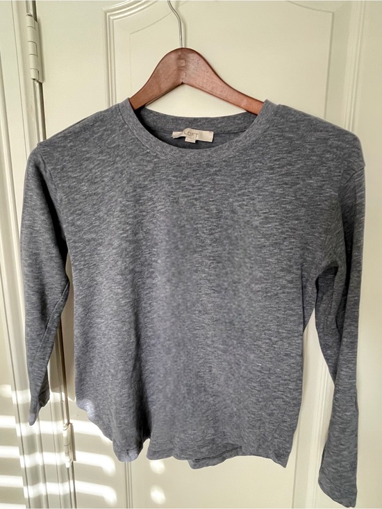 LOFT Sweaters - LOFT Soft Gray Knit Crewneck Sweater